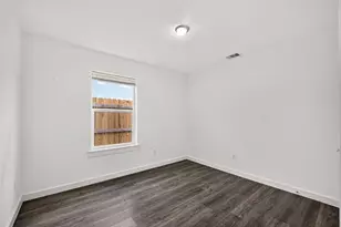 8637 Peachtree St, Houston, TX 77016 - Photo 24