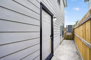 8637 Peachtree St, Houston, TX 77016 - Photo 8