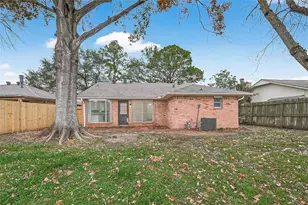 16235 La Terra Dr, Houston, TX 77083 - Photo 22