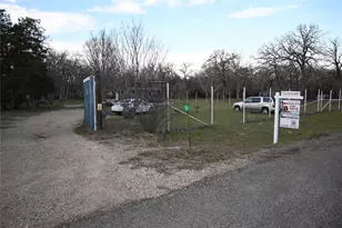 432 Northwood Cir, Rockdale, TX 76567 - Photo 40