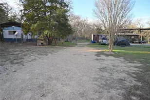 432 Northwood Cir, Rockdale, TX 76567 - Photo 2