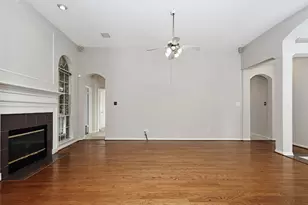 99 N Summer Cloud Dr, The Woodlands, TX 77381 - Photo 10
