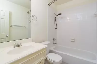 910 W Heights Hollow Lane, Houston, TX 77007 - Photo 14