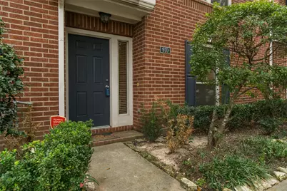 910 W Heights Hollow Lane, Houston, TX 77007 - Photo 2