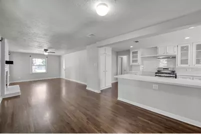 311 Harris Boulevard, Conroe, TX 77301 - Photo 8