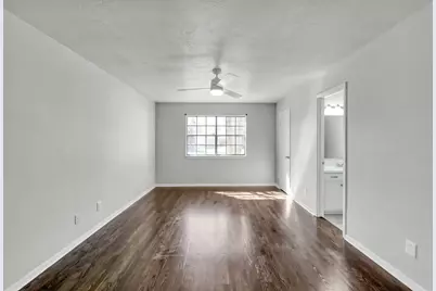 311 Harris Boulevard, Conroe, TX 77301 - Photo 20