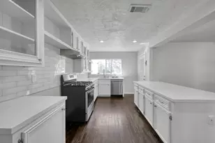 311 Harris Blvd, Conroe, TX 77301 - Photo 10