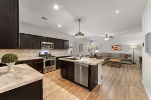 14096 Silver Falls Ct, Conroe, TX 77384 - Photo 10