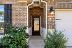 14096 Silver Falls Ct, Conroe, TX 77384 - Photo 4