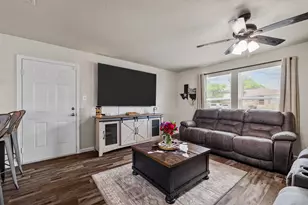 253 Briarcreek St, Richwood, TX 77531 - Photo 4