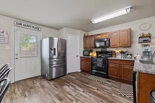 253 Briarcreek St, Richwood, TX 77531 - Photo 8