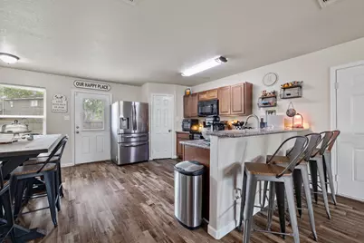 253 Briarcreek Street, Richwood, TX 77531 - Photo 6