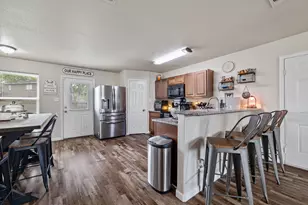 253 Briarcreek St, Richwood, TX 77531 - Photo 6