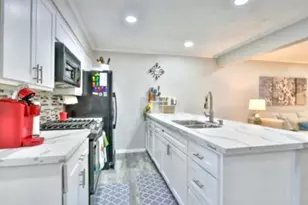 7007 Holiday Dr Dr, Galveston, TX 77550 - Photo 10