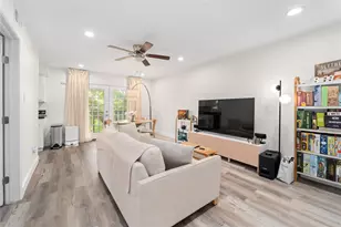 8223 Kingsbrook Rd, Houston, TX 77024 - Photo 2