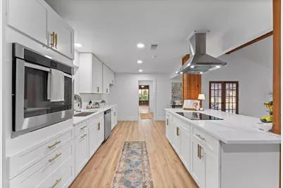 303 W Rollingwood Street, Pinehurst, TX 77362 - Photo 6