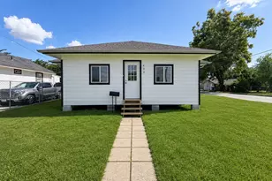 400 W Republic Ave, Baytown, TX 77520 - Photo 1