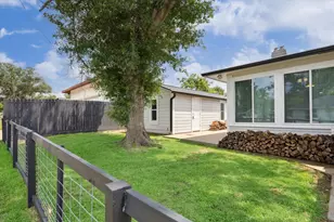 711 S Tesch St, Bellville, TX 77418 - Photo 16