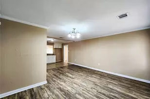 1013 14th Ave N, Texas City, TX 77590 - Photo 2