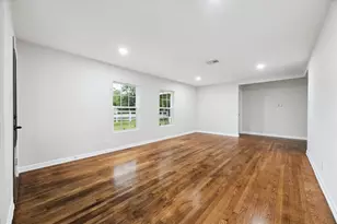 10009 Lazy Oaks St, Houston, TX 77080 - Photo 6