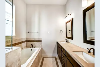 1139 W 15th 1/2 Street, Houston, TX 77008 - Photo 16