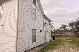 207 Moody St, Houston, TX 77009 - Photo 2