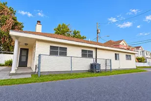 1510 24th St, Galveston, TX 77550 - Photo 1