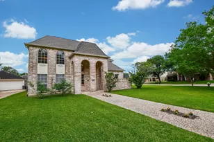 206 E Sutton Square, Stafford, TX 77477 - Photo 2
