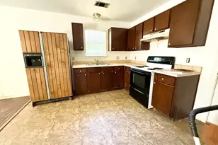 1040 Monroe St, Crockett, TX 75835 - Photo 6