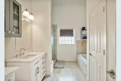 5841 Darling Street #C, Houston, TX 77007 - Photo 32