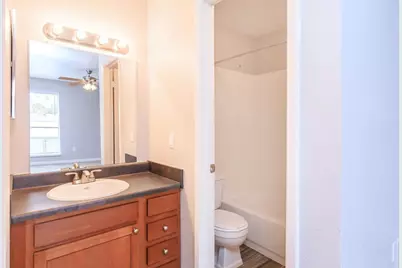 1300 Wilcrest Drive #105, Houston, TX 77042 - Photo 14