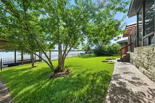 1046 Lake View Dr, Montgomery, TX 77356 - Photo 2