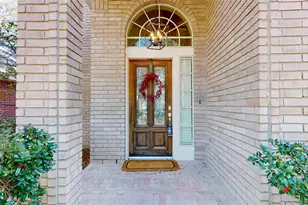 14 Willow Point Pl, The Woodlands, TX 77382 - Photo 2
