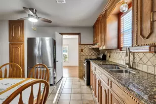 1212 Layton St, Baytown, TX 77520 - Photo 16