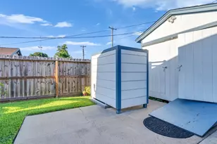 1212 Layton St, Baytown, TX 77520 - Photo 40