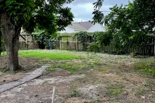 216 Burress St, Houston, TX 77022 - Photo 12