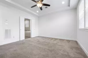 2737 Clinton Dr, Houston, TX 77020 - Photo 10