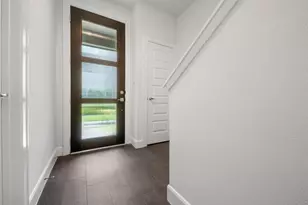 2737 Clinton Dr, Houston, TX 77020 - Photo 2