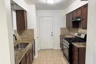 10415 Sageburrow Dr, Houston, TX 77089 - Photo 10