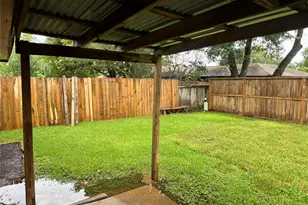 10415 Sageburrow Dr, Houston, TX 77089 - Photo 12