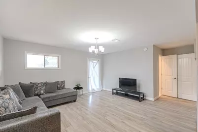 5637 Wood Creek Way, Houston, TX 77017 - Photo 16