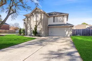 10901 N Spruce Dr N, La Porte, TX 77571 - Photo 2