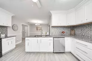 8114 Misty Ridge Ln, Houston, TX 77071 - Photo 14