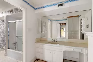 4876 Post Oak Timber Dr, Houston, TX 77056 - Photo 40