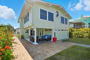 228 Starboard Ave, Rockport, TX 78382 - Photo 1