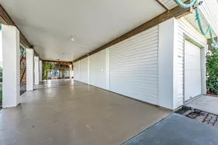 837 Marlin St, Bayou Vista, TX 77563 - Photo 32