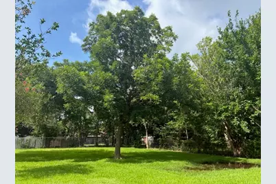 551 31st Street N, Texas City, TX 77590 - Photo 1