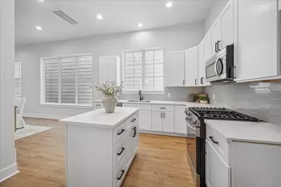1033 W 17th Street, Houston, TX 77008 - Photo 16