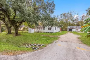 15517 Hwy 6, Santa Fe, TX 77517 - Photo 1
