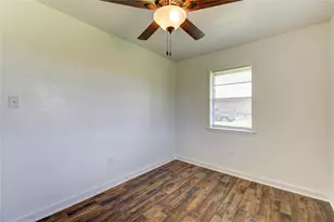 402 N 1st St, Beasley, TX 77417 - Photo 26